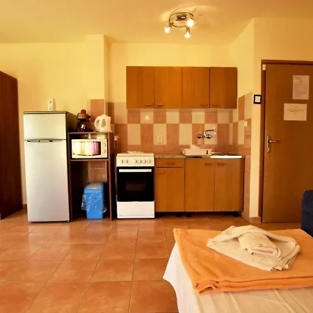 Mari - 30m From The Sea